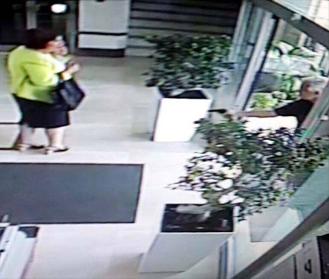 CHP`Lİ KADIN ADAYIN VURULMA ANI KAMERALARDA