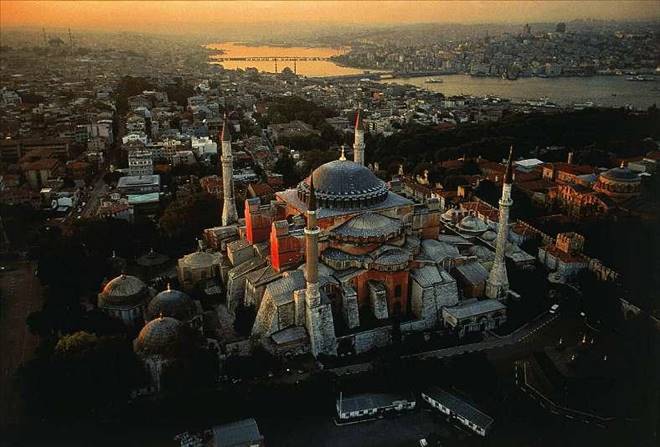 AYASOFYA AÇILIRSA TÜRKİYE`NİN ÜZERİNDEKİ MUSİBET KALKAR