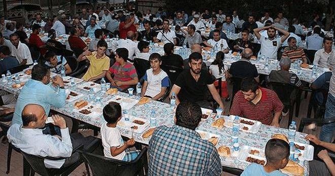 MAVİ MARMARA ŞEHİDİ BİLGEN ANISINA 2 BİN KİŞİYE İFTAR