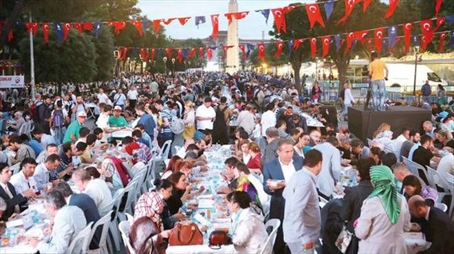 RAMAZAN FATİH´TE YAŞANIR