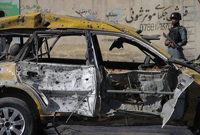 AFGANİSTAN´DA EMNİYET MÜDÜRLÜĞÜNE BOMBALI SALDIRI