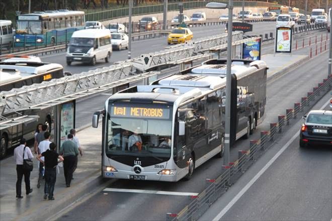 Metrobüste canlı bomba alarmı