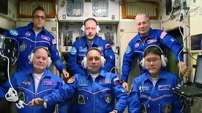 Yeni astronot ekibi UUİ´ye ulaştı