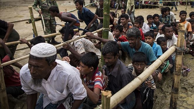 Arakanlı Müslümanlar Myanmar askerlerinin zulmünü anlattı