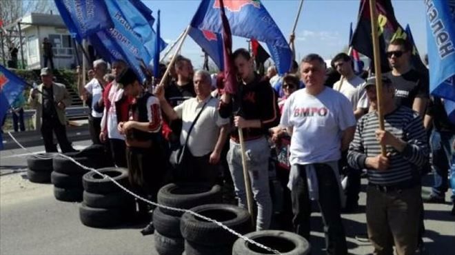 Türkler gelmesin diye yolu kestiler!