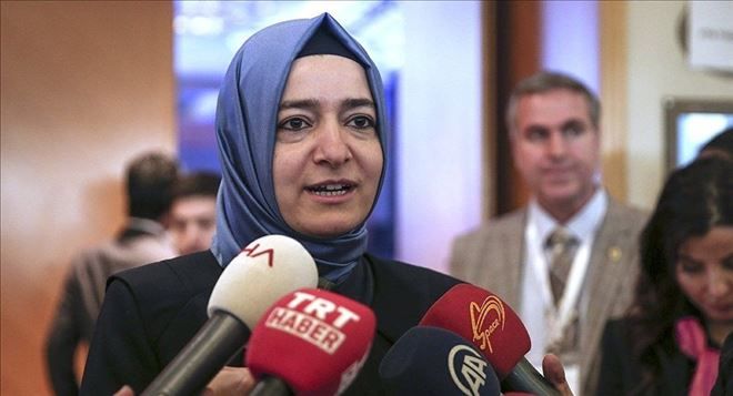 Bakan Kaya, ´tek tip kıyafet´ uygulamasına karşı çıkanlara tepki gösterdi: Terörden mi yanasınız?