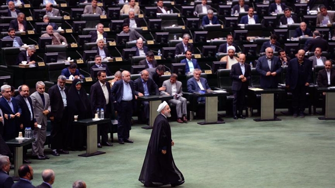 EN AZ BİR BAKANLIK İSTİYORLAR? İRANLI KADIN MİLLETVEKİLLERİNDEN RUHANİ´YE ÇAĞRI