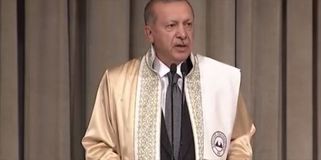 ERDOĞAN: SİZ UZAYA FÜZE GÖNDERDİNİZ DE BAŞÖRTÜSÜNE Mİ TAKILDI?