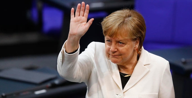 MERKEL: YENİDEN ADAY OLMAYACAĞIM