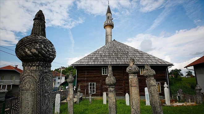 BOSNA HERSEK´İN KARTPOSTALLIK CAMİLERİ