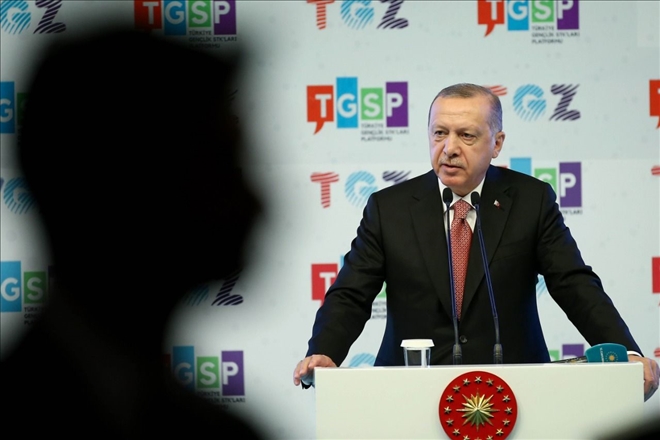 ERDOĞAN: BURS DEĞİL, KREDİ ALIN, BEDAVACILIĞA ALIŞMAYIN