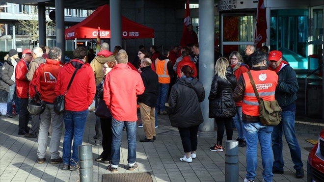 Belçika´da binlerce çalışan greve gitti