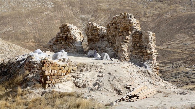 Bayburt Kalesi´nin tarihine ilişkin yeni bulgular elde edildi