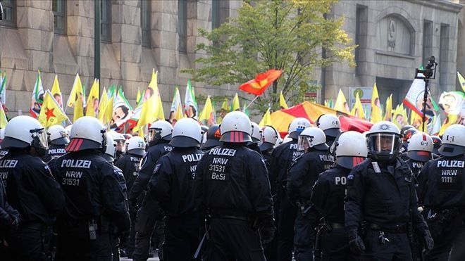 ALMANYA´DA PKK GÖSTERİLERİ YASAKLANDI