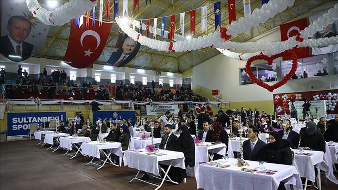 FİLİSTİNLİ 100 ÇİFT İSTANBUL´DA DÜNYAEVİNE GİRDİ