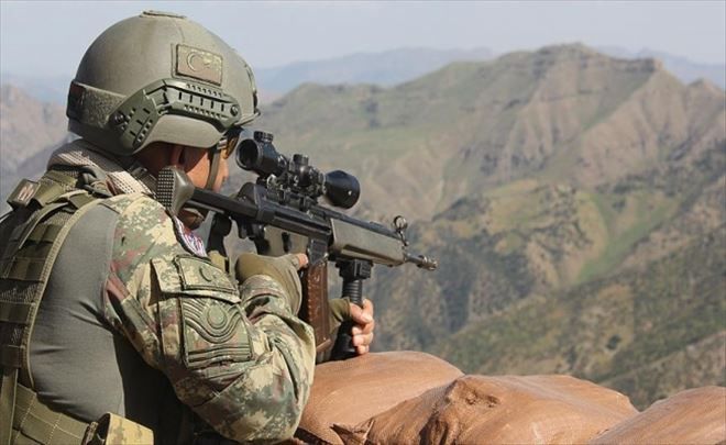 ŞEHİDİMİZİN KANI YERDE KALMADI! HAKKARİ´DE 15 TERÖRİST ÖLDÜRÜLDÜ