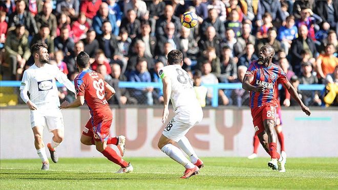 AKHİSARSPOR 3 PUANI 3 GOLLE ALDI