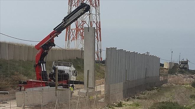 İSRAİL, LÜBNAN SINIRINDA DUVAR İNŞA EDİYOR