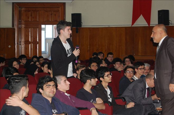 AKİF,  ÂSIM´IN NESLİNDEN CESARET VE SORUMLULUK SAHİBİ OLMASINI İSTİYORDU.