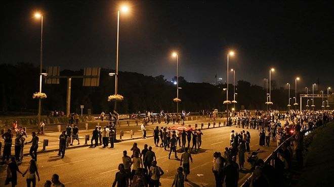 ´TANKIN PALETİ ASFALTA DEĞİYORSA BU BİR DARBEDİR´