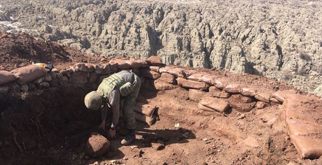 MEHMETÇİK, 2 BİN 400 RAKIMDA BALKAYA DAĞLARINA ÜS KURUYOR