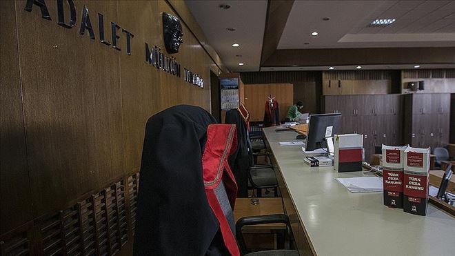 ´KOSKOCA YARGITAY ÜYELERİNİ ROBOT HALİNE GETİRDİLER´