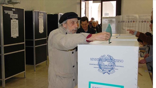 İTALYA SANDIK BAŞINDA