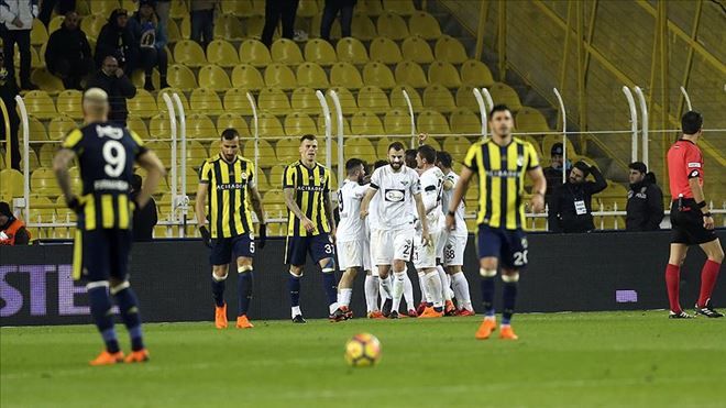 AKHİSARSPOR DURDURULAMIYOR