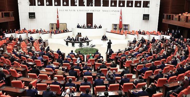İTTİFAK TASARISININ BİRİNCİ MADDESİ 6 SAATLİK GÖRÜŞMENİN ARDINDAN KABUL EDİLDİ