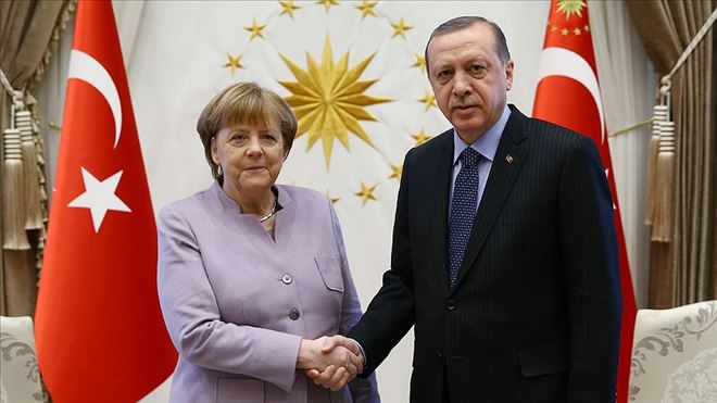 ERDOĞAN VE MERKEL GÖRÜŞMESİNDE ´TOPRAK BÜTÜNLÜĞÜ´ VURGUSU