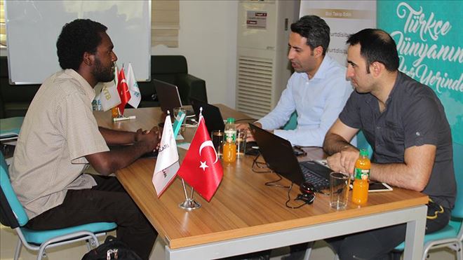 SUDAN´DA TÜRKİYE BURSLARINA YOĞUN İLGİ