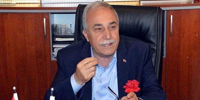 AK PARTİ´Lİ VEKİLDEN ELEŞTİRİLER: BENİM BAKANIM İYİ BİR GENEL CERRAH, AMA TARIMIN ´T´SİNDEN HABERİ YOK