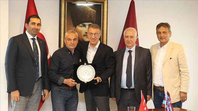 TRABZONSPOR KULÜBÜ BAŞKANI AĞAOĞLU´NDAN ÇALIMBAY´A PLAKET