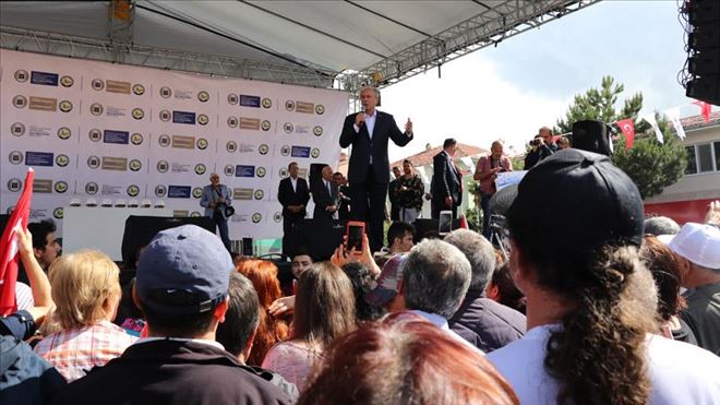 MUHARREM İNCE: BAŞÇRTÜLÜ KARDEŞİM NASIL GİYİNİRSE GİYİNSİN KİMSE KARIŞMAYACAK