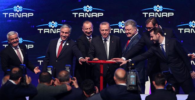 TANAP DEVREDE: AVRUPA´NIN EN BÜYÜK PROJESİ İÇİN 4 LİDER VANAYI AÇTI