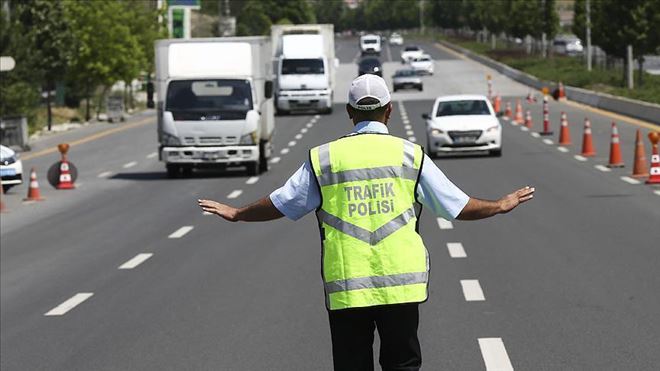 İSTANBUL TRAFİĞİNE YENİKAPI MİTİNGİ DÜZENLEMESİ