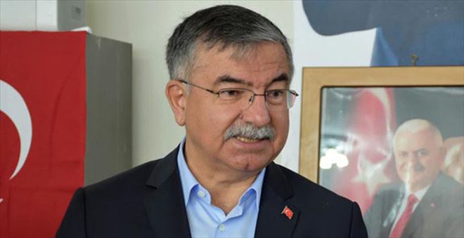 BAKAN YILMAZ: İNCE HİÇBİR ZAMAN O APOLETLERİ SÖKEMEYECEK