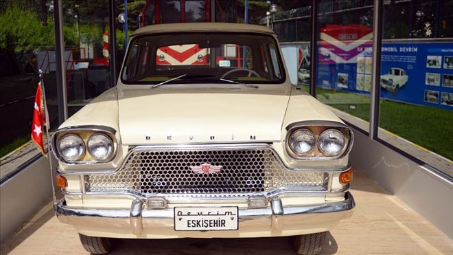 ´DEVRİM OTOMOBİLİ´NE ZİYARETÇİ AKINI