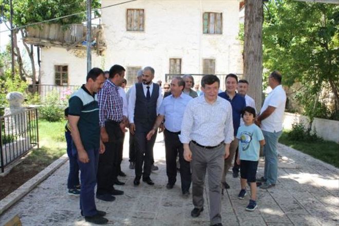 ERDOĞAN YEMİN EDERKEN DAVUTOĞLU VE BABACAN´IN NEREDE OLDUĞU ORTAYA ÇIKTI