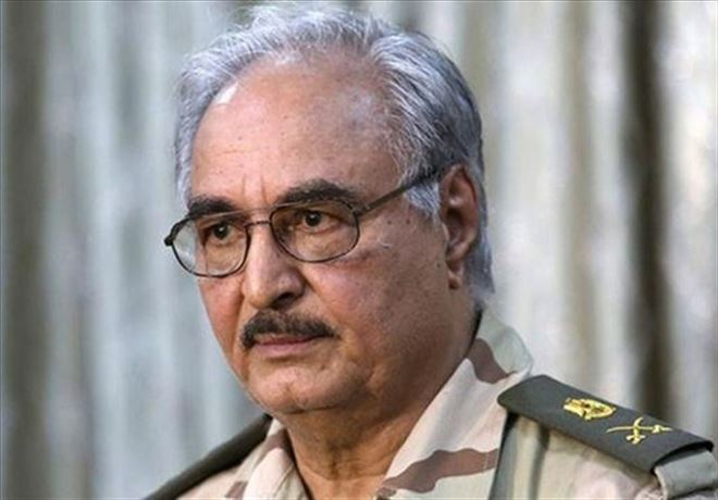 BAE Halife Hafter´e Libya Petrolünün Yasadışı Yollarla Satışı İçin Yardım Ediyor