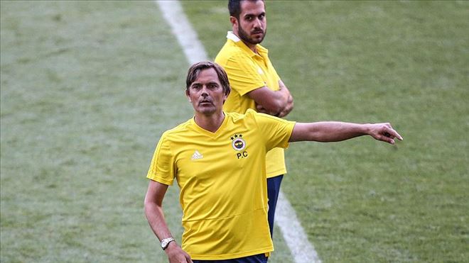 FENERBAHÇE TEKNİK DİREKTÖRÜ COCU: İSTİFA ETMEYECEĞİM