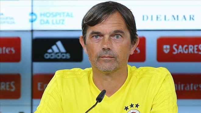 FENERBAHÇE TEKNİK DİREKTÖRÜ COCU: TURU GEÇEN TARAF OLMAK İSTİYORUZ