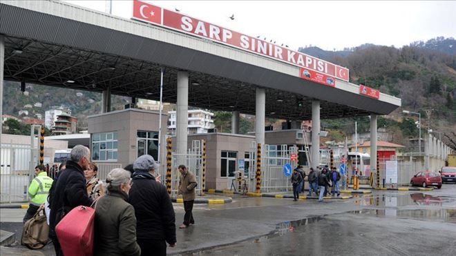 VALİZİN İÇİNDE TÜRKİYE´YE GİRMEYE ÇALIŞIRKEN YAKALANDI