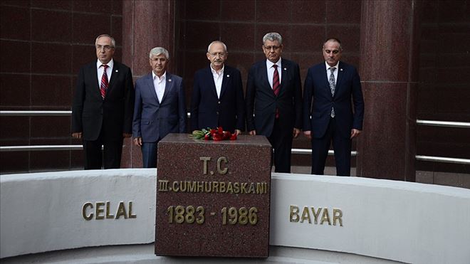 KILIÇDAROĞLU, CELAL BAYAR´IN MEZARINI ZİYARET ETTİ