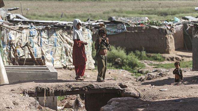 PAKİSTAN´IN KARARI AFGAN MÜLTECİLERİ İKİYE BÖLDÜ