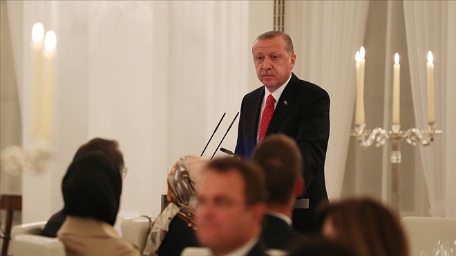 ERDOĞAN: PKK´NIN ALMANYA´DA BİNLERCE MENSUBU ELİNİ KOLUNU SALLAYA SALLAYA DOLAŞMAKTADIR.