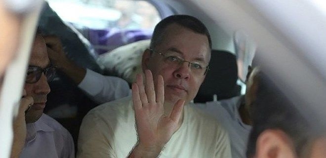 BRUNSON´UN CEP TELEFONUNDAN EVANJELİST LİDER MİKE BİCKLE´IN ADI ÇIKTI