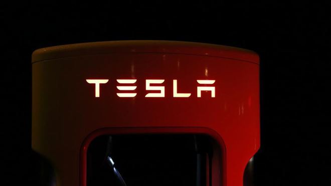 ALMAN ÜRETİCİLERDEN ABD´Lİ TESLA´YA KARŞI HAMLE