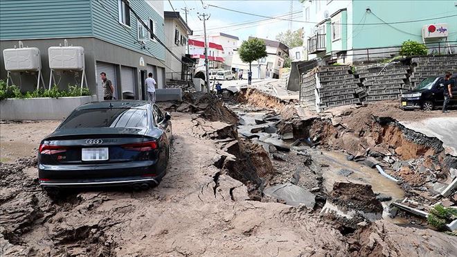 JAPONYA´DA 6,7 BÜYÜKLÜĞÜNDE DEPREM: 2 ÖLÜ, 125 YARALI