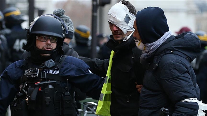 Paris´teki gösteride 167 gözaltı